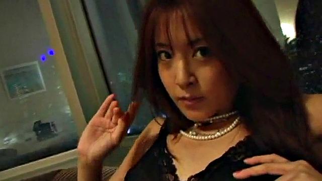 японская красавица ловит сперму на лицо после страстного минета