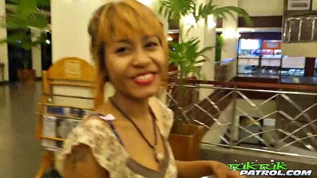 Жан трахается с туристом в отеле на камеру