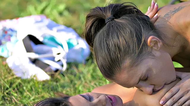 Russian brunettes scissor and kiss while wearing glasses and trimmed pussy