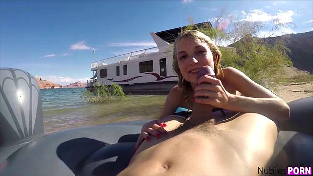 джина валентина и хейли рид трутся на пляже, пайпер перри и кензи ривз сосут член