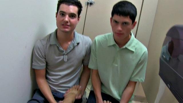 College stud fucks gay ass for fraternity in dormitory