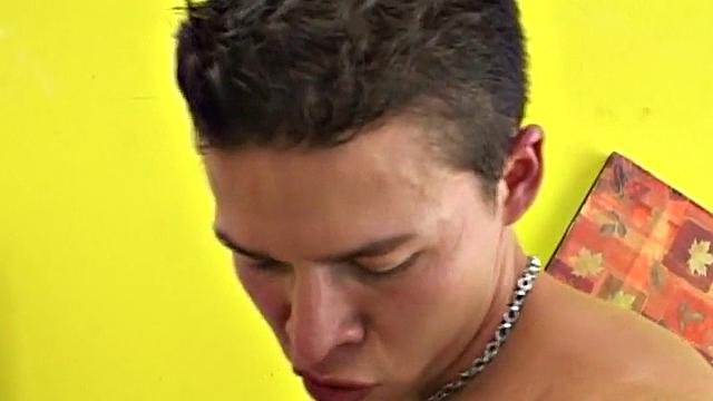 Amateur Spanish twink drilled till cumshot at home