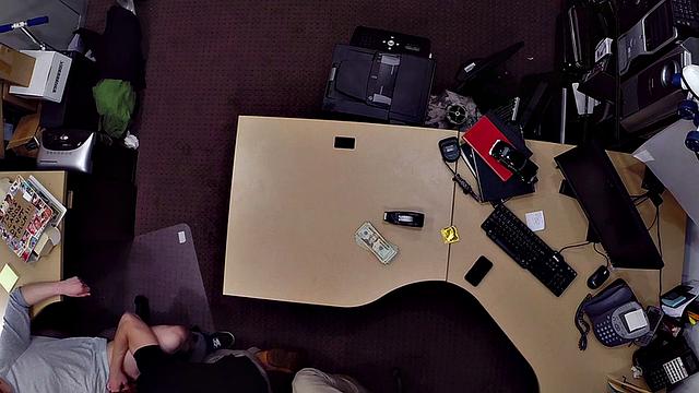 Pawn gay dude gets dick sucked by jerking nympho