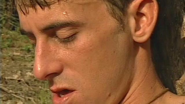 This sexy solo jack off session features 24 year old Bo Scott