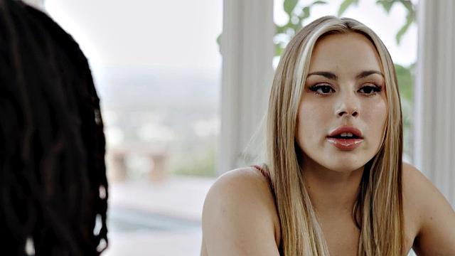 Ebony beauty rimming blonde