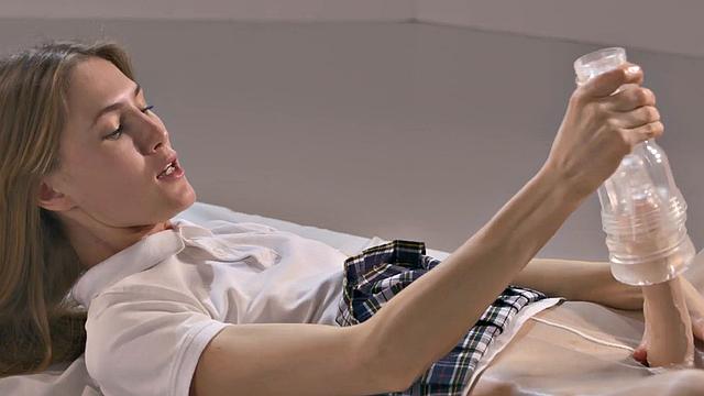 College Girl Masturbates Her Clit