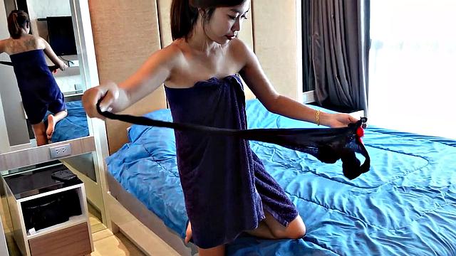 Convenience Store Employee Has A Side