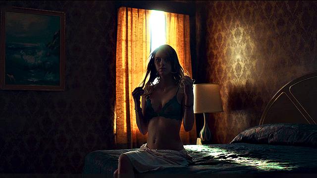 Nell Tiger Free topless scenes