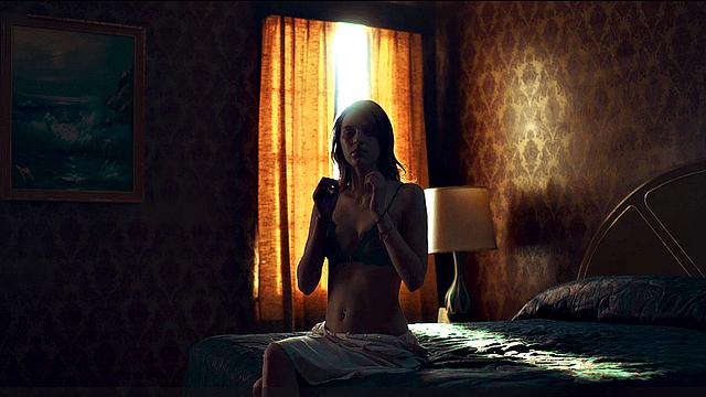 Nell Tiger Free topless scenes