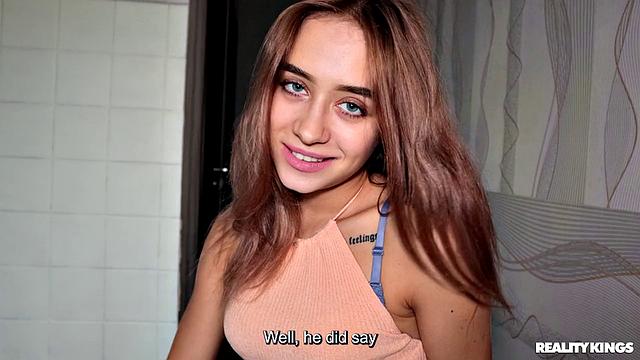 Молли Келт встречает любовника в годовщину и страстно трахается на кухне с другом мужа в белье и сетке