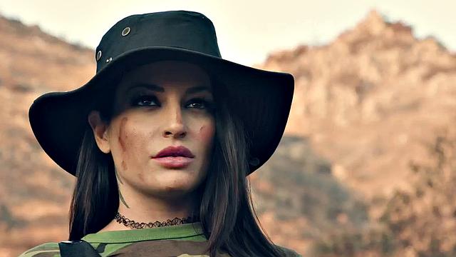 Squirting bae seduces nympho before scissoring her pussy