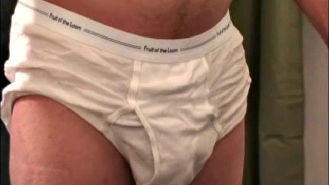 Тимоти - зрелый сантехник с толстой палкой ловит горячий заряд спермы