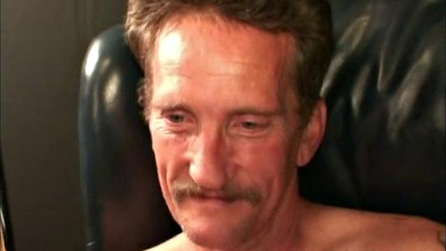 кёртис теряет контроль в горячем дрочеве с зрелой соблазнительницей