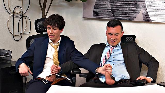 HETEROFLEXIBLE - Straight Cristiano Jerks Off His Boss & Does As He Wants For Promotion