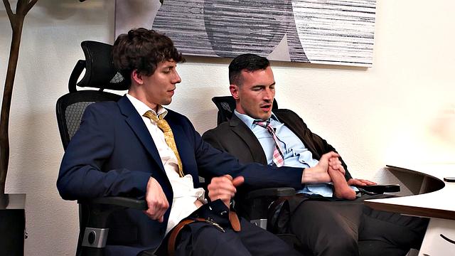 HETEROFLEXIBLE - Straight Cristiano Jerks Off His Boss & Does As He Wants For Promotion