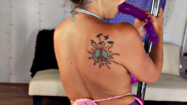 Nympho tattooed 19yo masturbates naked with sex toys