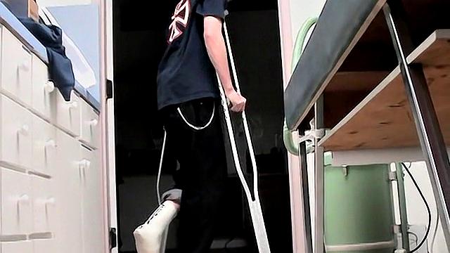 Foot Cast for Evan in Need - Evan Heinze and Ian Madrox