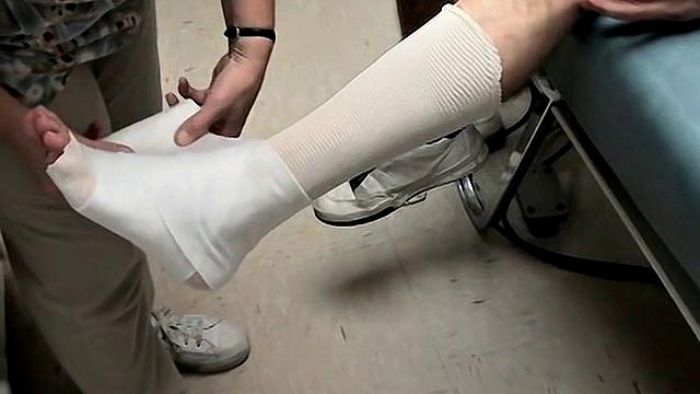 Foot Cast for Evan in Need - Evan Heinze and Ian Madrox