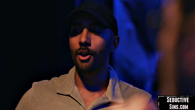 Beauty babe gets pussydestroyed