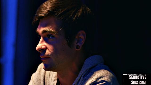 Beauty babe gets pussydestroyed