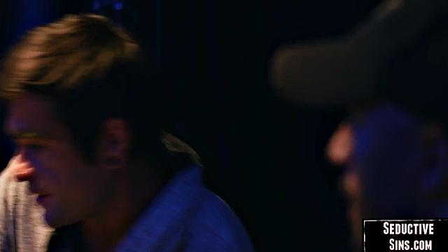 Beauty babe gets pussydestroyed