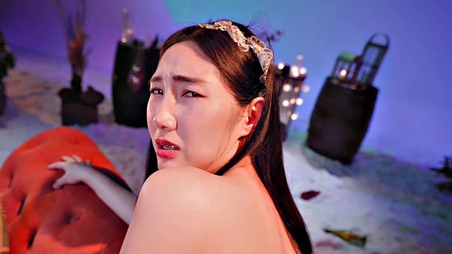 Li Er Is Sleeping Beauty Who Needs Some Cock