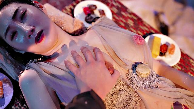 Li Er Is Sleeping Beauty Who Needs Some Cock