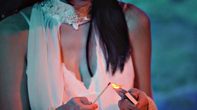 Li Er Is Sleeping Beauty Who Needs Some Cock