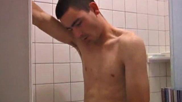 Amateur Shower Jacking