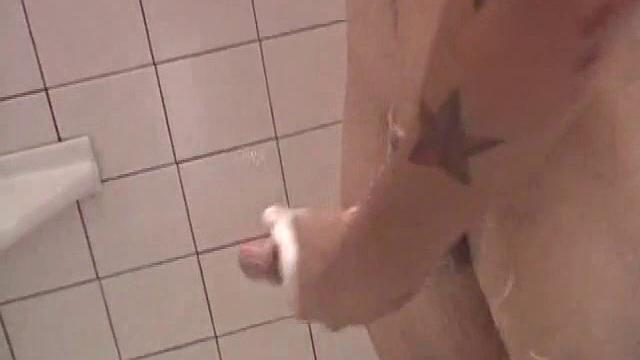 Amateur Shower Jacking