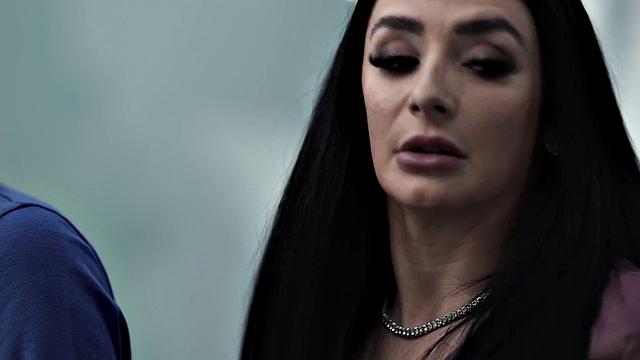 MILF stepmom loves fucking with stepson in pussy