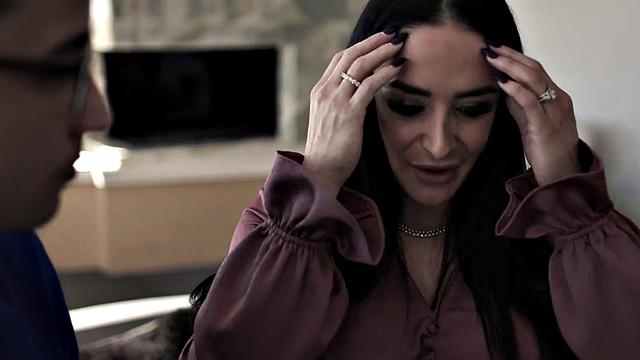 MILF stepmom loves fucking with stepson in pussy