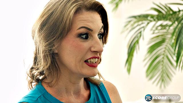 Jenn starts cleaning up and ends up with a messy facial