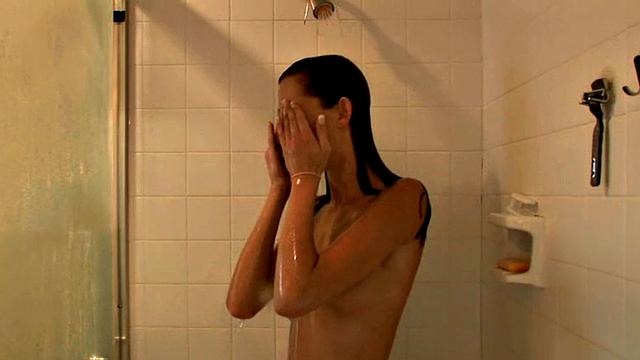 Hot BrookeSkye with natural tits eubbing in the shower