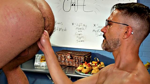 Rimjob fisting DILF fucks gaydaddy with hard fist