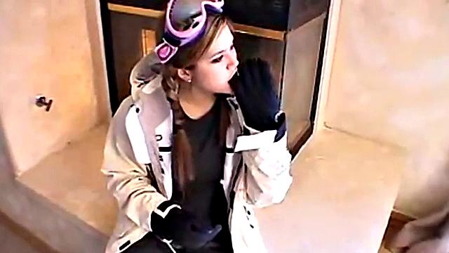 Naughty topaga ski teen goes solo