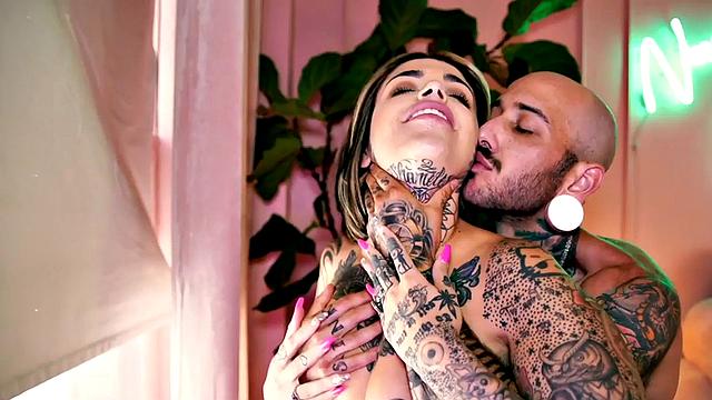 TS man with strapon nails babe after getting pussylicked