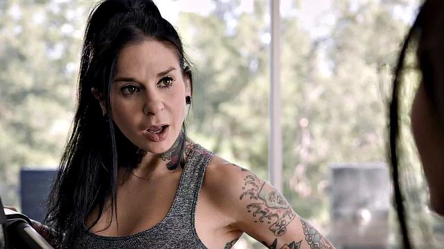 Lez stepsisters enjoy licking and pussyfingering sex