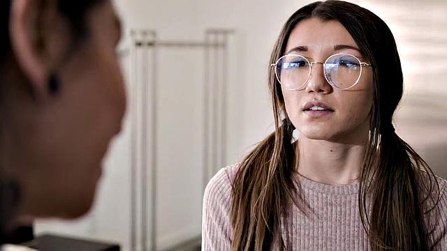 Lez stepsisters enjoy licking and pussyfingering sex