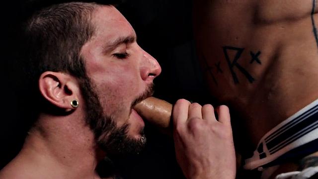 Inked stud barebacking bottom deepthroating lover