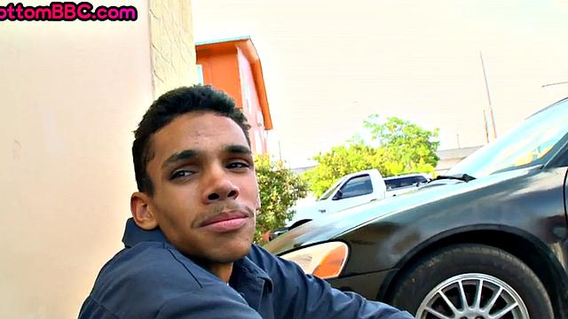 Black amateur stud fucked outdoors after being picked up