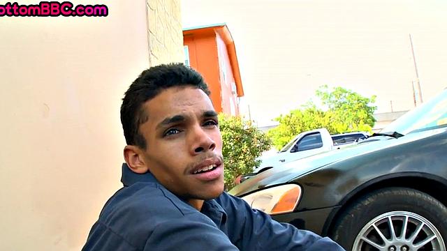 Black amateur stud fucked outdoors after being picked up