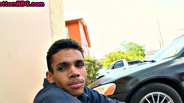 Black amateur stud fucked outdoors after being picked up