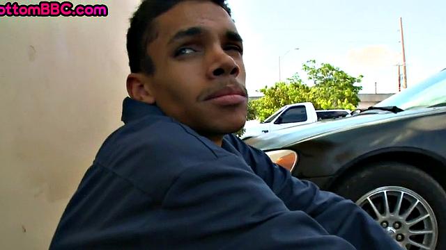 Black amateur stud fucked outdoors after being picked up