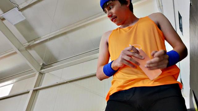 Short guy fucks Latin MILF in gym doggystyle