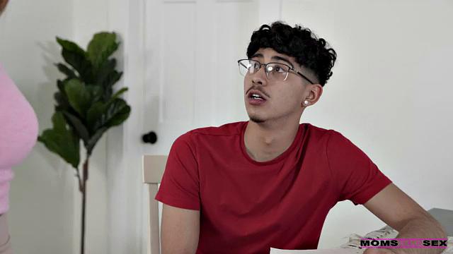 Stepmom always knows - S20:E1