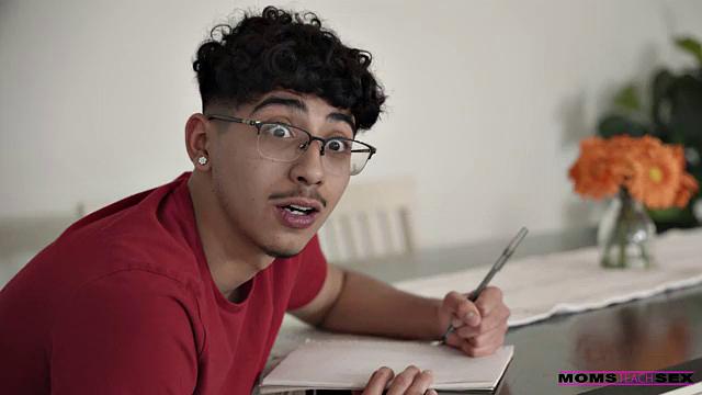 Stepmom always knows - S20:E1