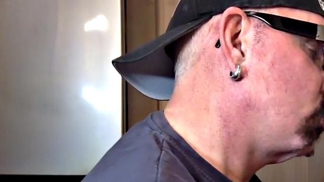 Homemade gloryhole DILF sucks cock at home in closeup