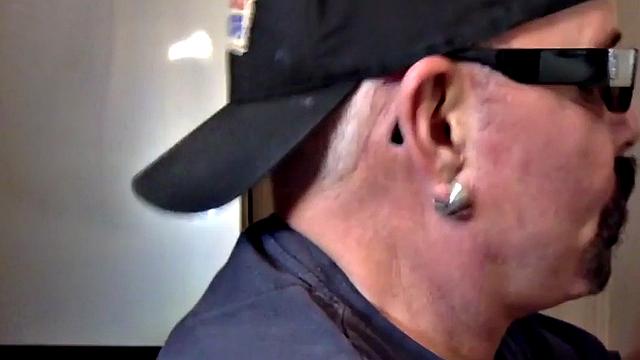 Homemade gloryhole DILF sucks cock at home in closeup