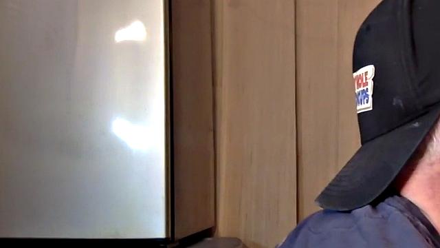 Homemade gloryhole DILF sucks cock at home in closeup